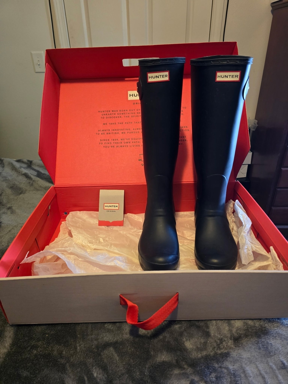 Hunter Tall Gloss Rain Boots in Navy Size 9